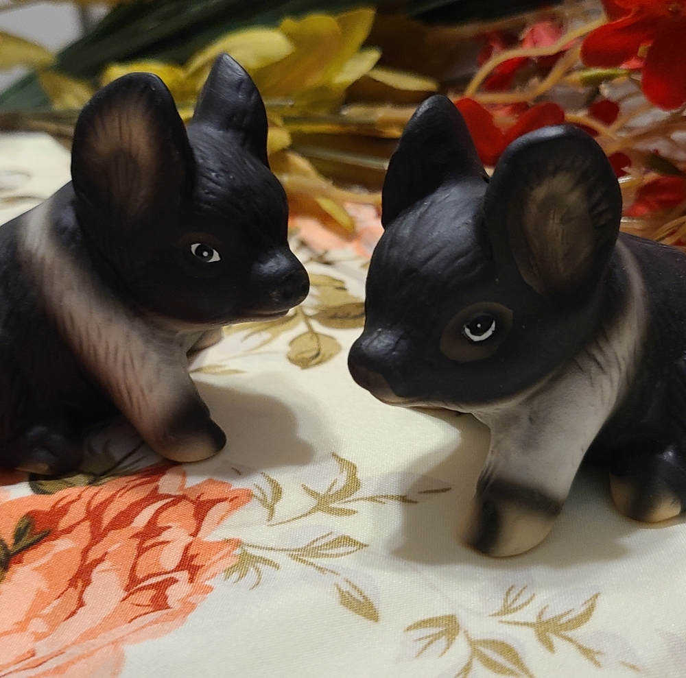 Salt and Pepper shakers new pigs New